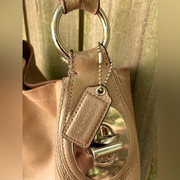 Coach Penelope Pebbled Leather Hobo Bag. F16535​​ - Picture 3 of 6